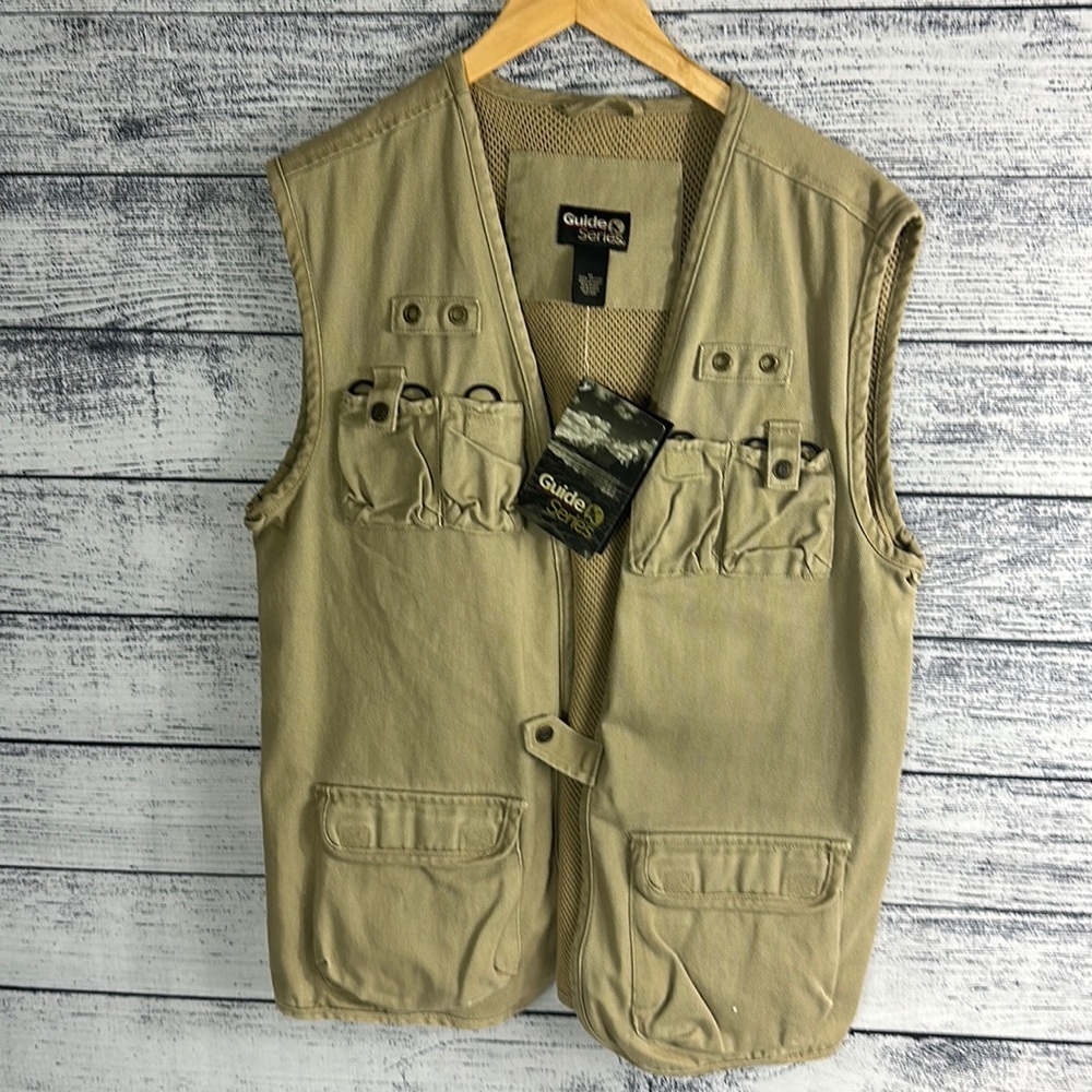 Guide Series Khaki Travel Vest Outdoorsman Fishing Hunting Utility Vest M NWT
